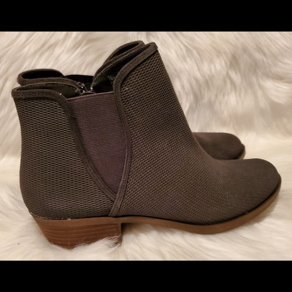 Kensie Ladies' Short Suede Boot Gerona - Picture 3 of 8